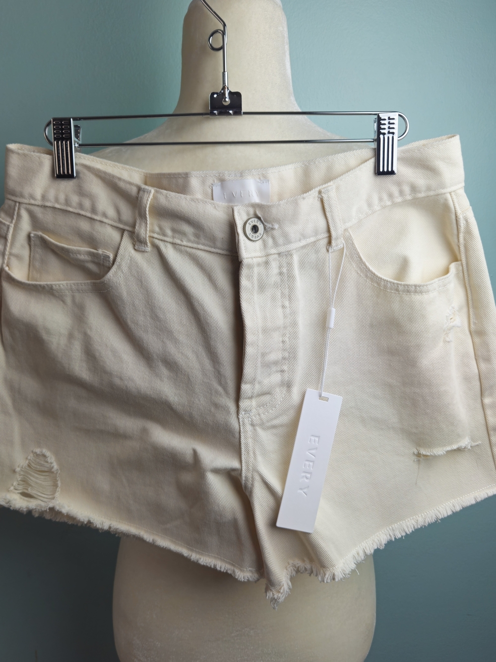 NWT Everly Cream High-Rise Distressed Denim Shorts